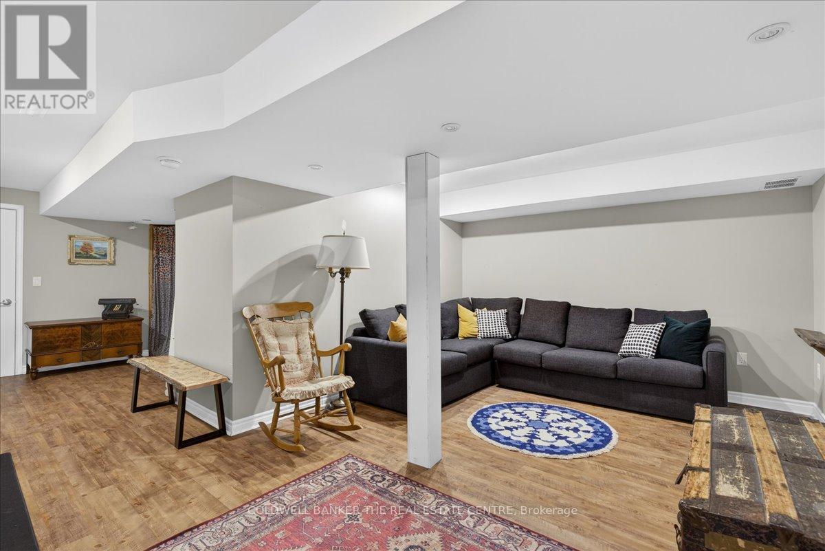 70 Margaret Graham Crescent, East Gwillimbury (Mt Albert), Ontario  L0G 1M0 - Photo 34 - N12784758