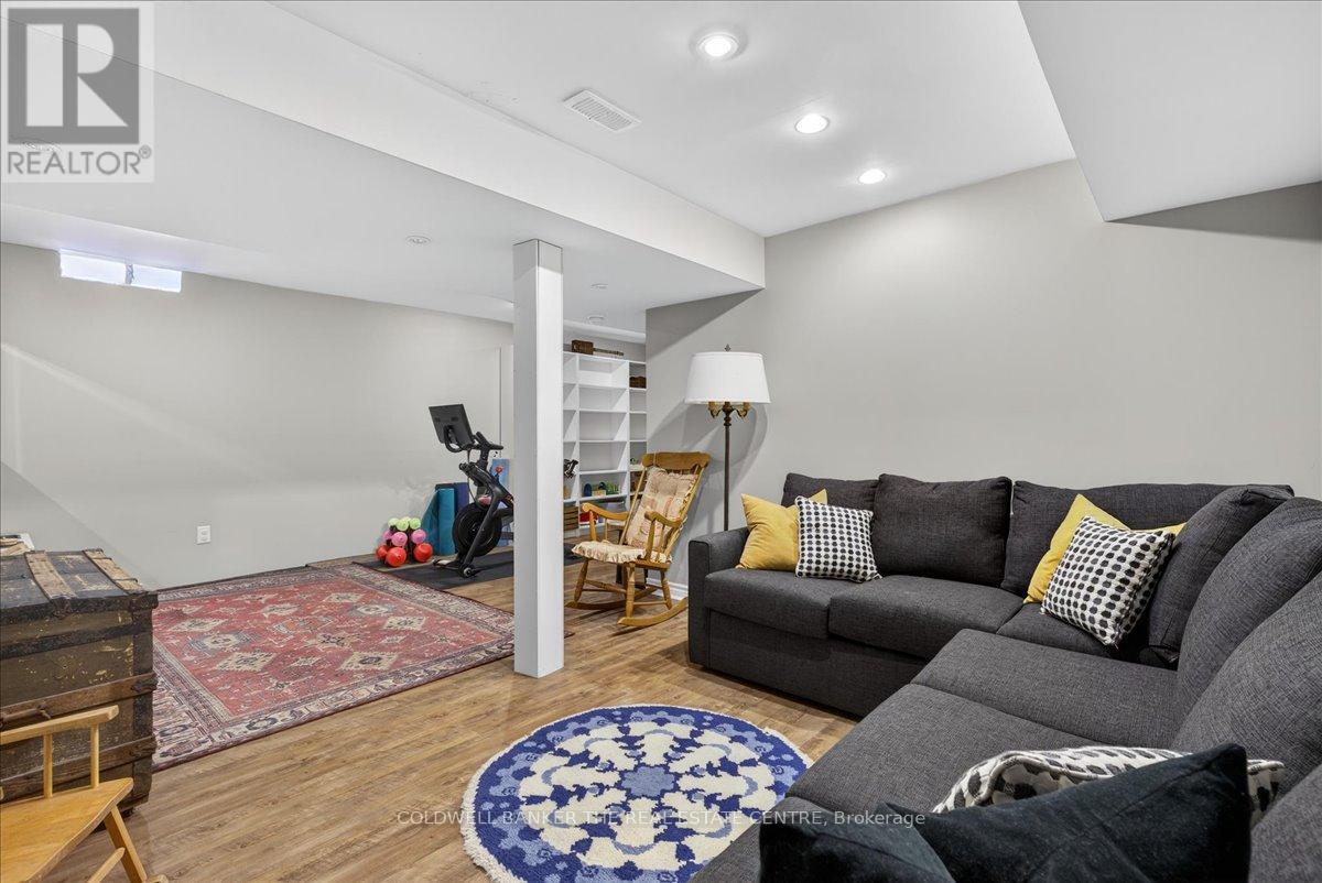 70 Margaret Graham Crescent, East Gwillimbury (Mt Albert), Ontario  L0G 1M0 - Photo 35 - N12784758