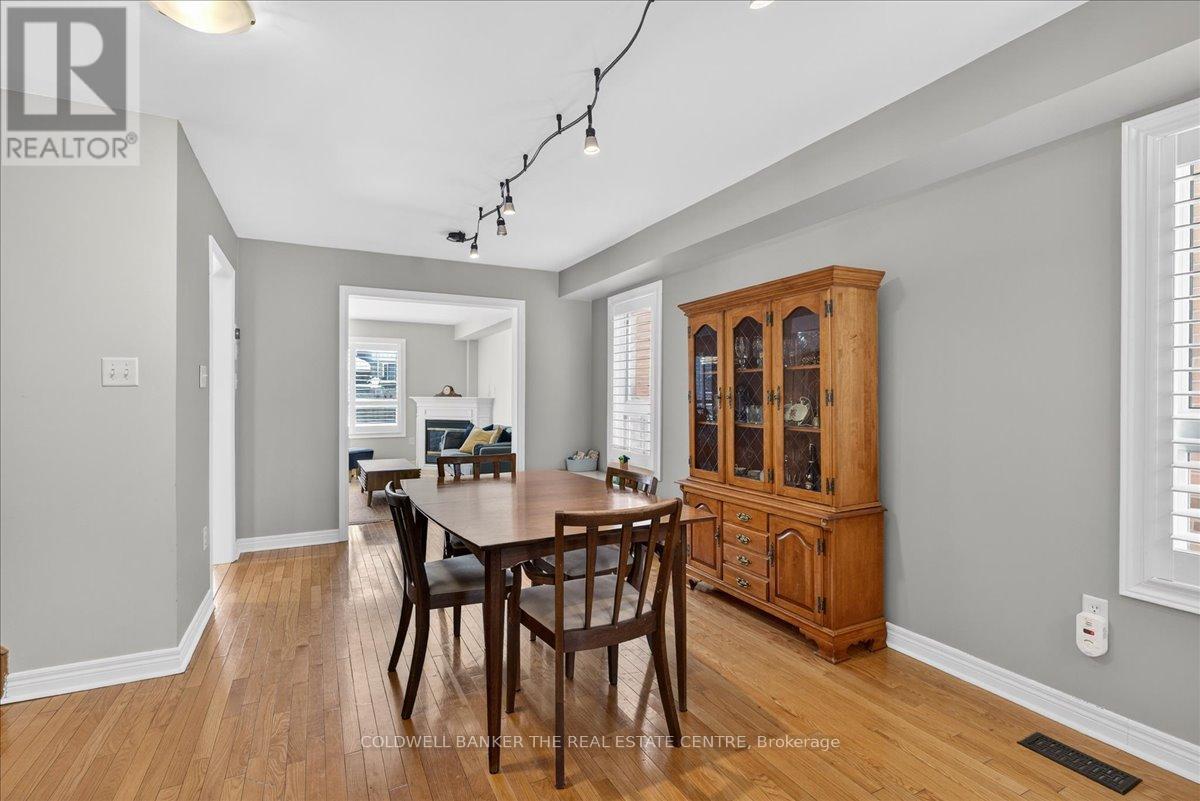 70 Margaret Graham Crescent, East Gwillimbury (Mt Albert), Ontario  L0G 1M0 - Photo 9 - N12784758