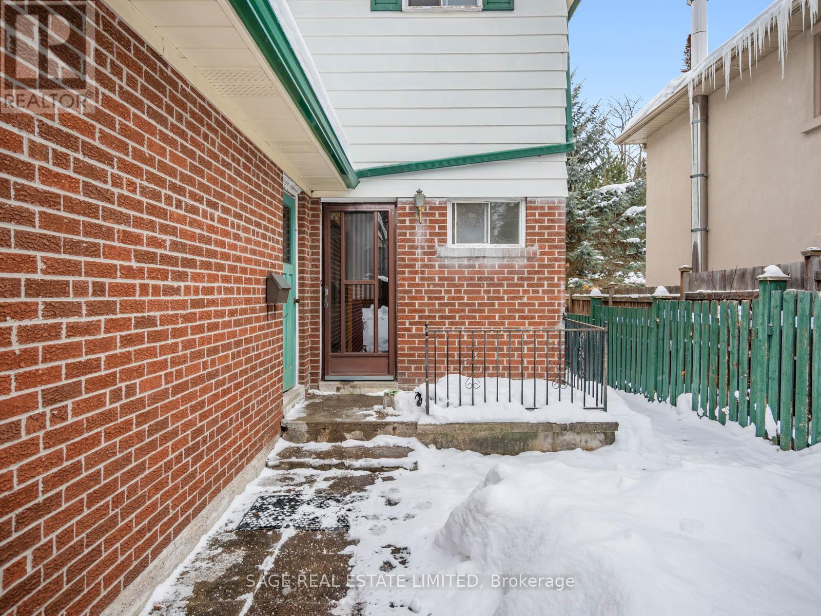 2 Johnson Street, Markham, Ontario  L3T 2N7 - Photo 3 - N12784764