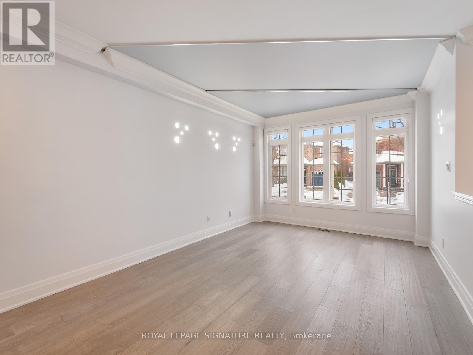 47 Amparo Drive, Vaughan, Ontario  L4H 2L7 - Photo 4 - N12784780