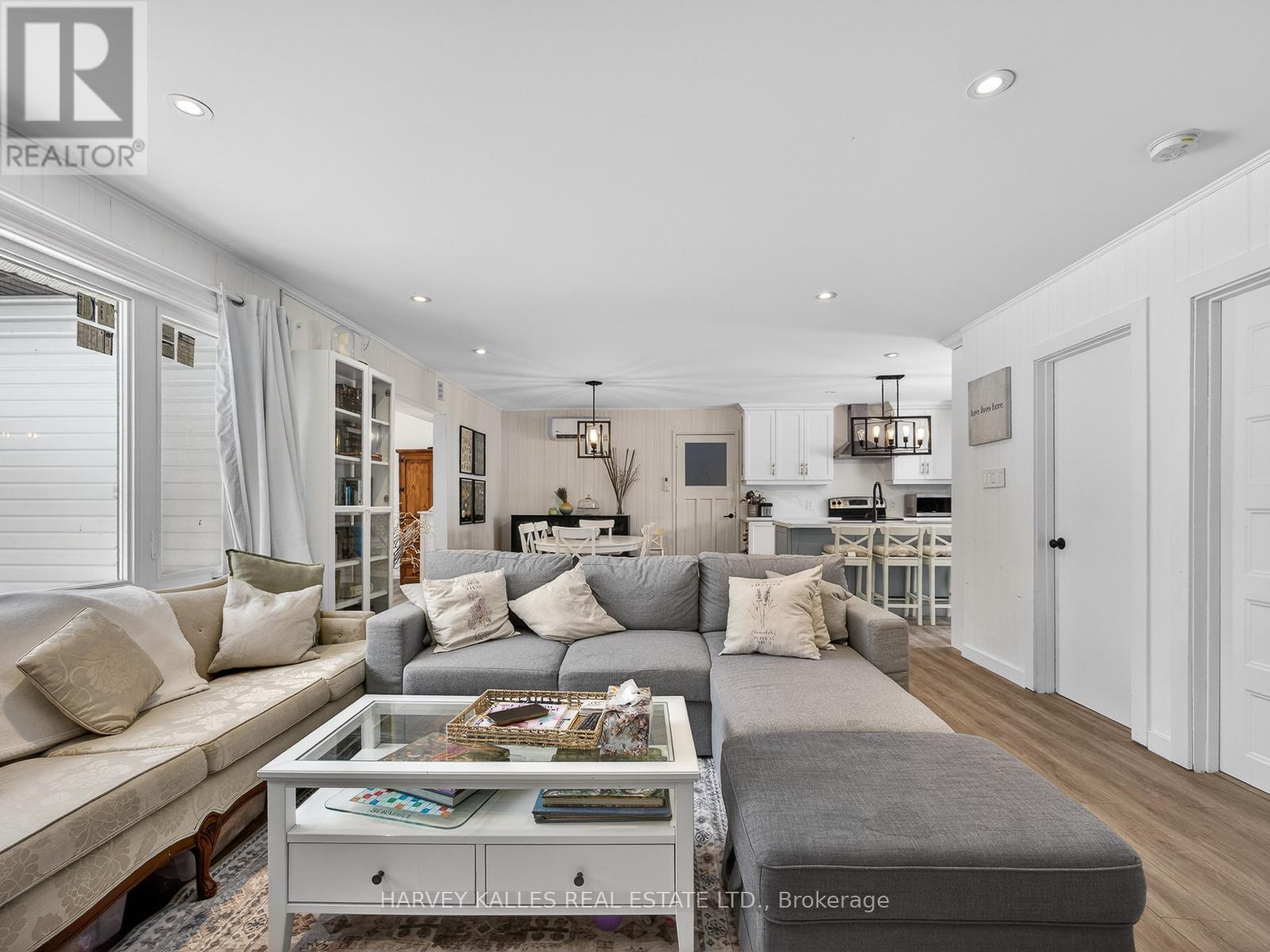 22 Second Street, Georgina, Ontario  L0E 1E0 - Photo 10 - N12784894