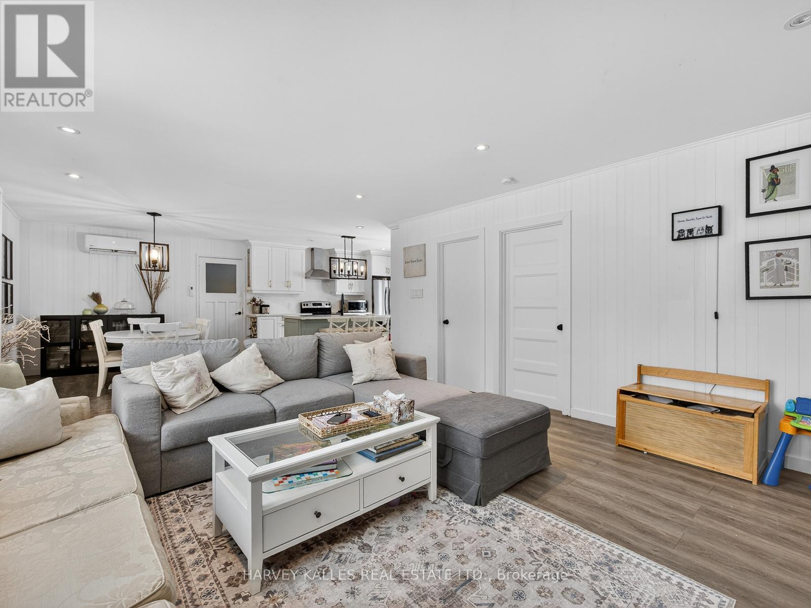 22 Second Street, Georgina, Ontario  L0E 1E0 - Photo 11 - N12784894