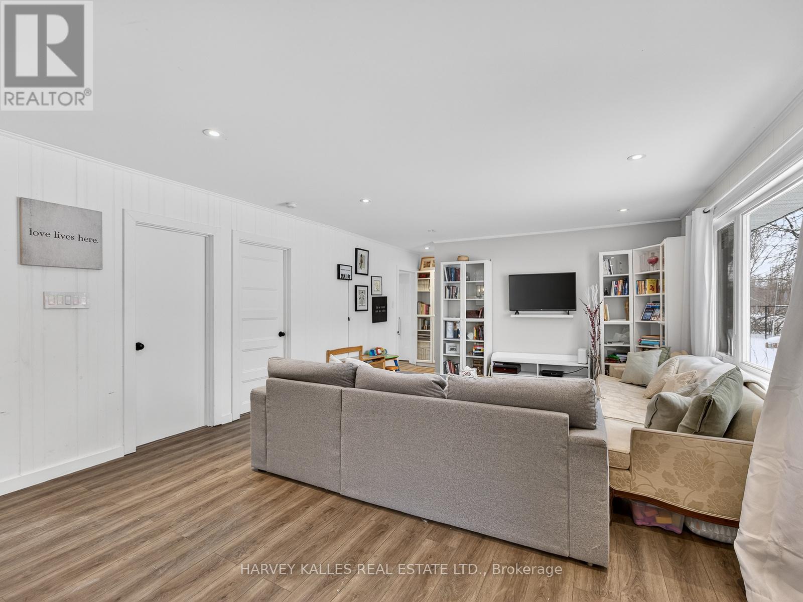 22 Second Street, Georgina, Ontario  L0E 1E0 - Photo 15 - N12784894