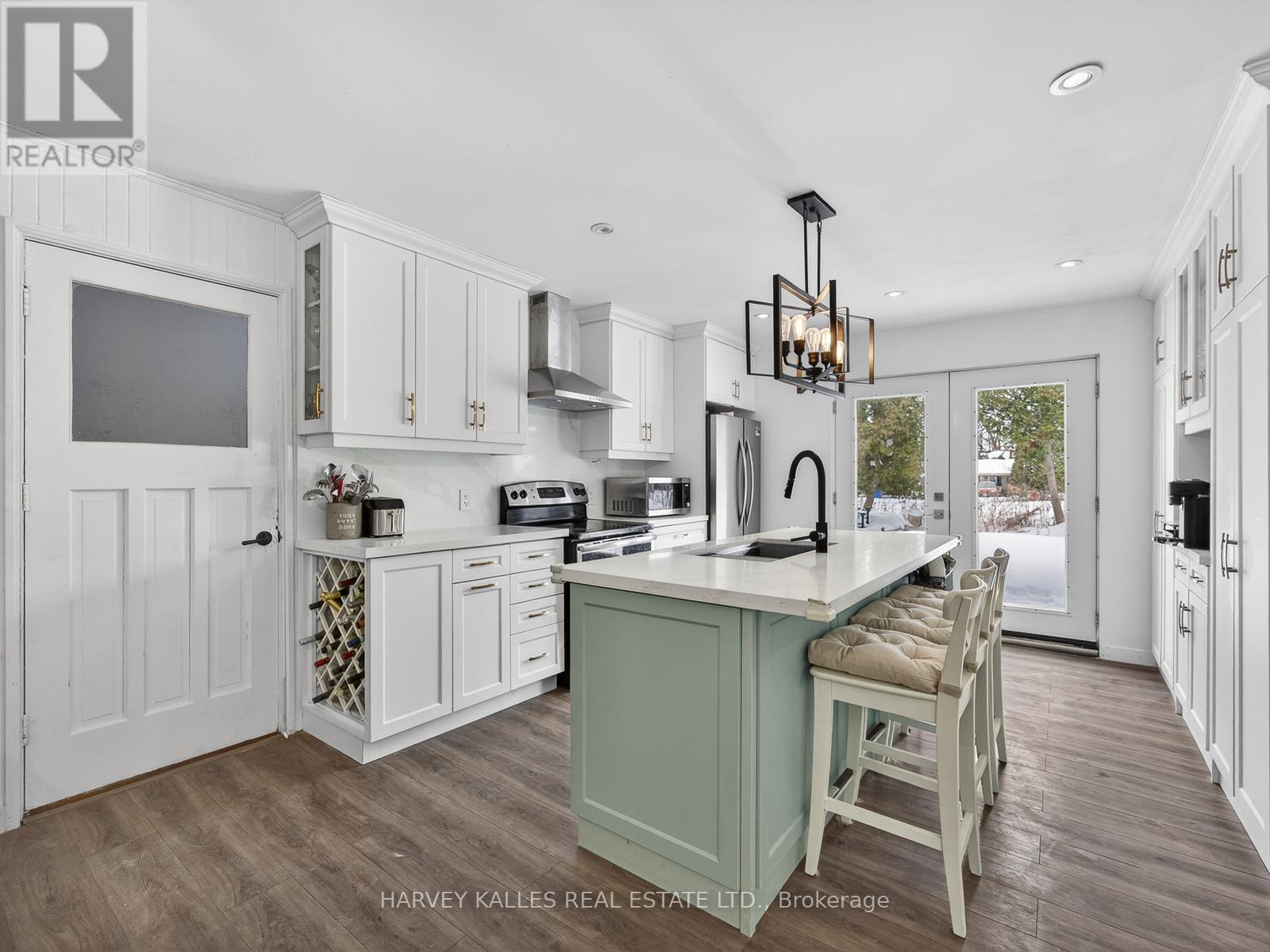 22 Second Street, Georgina, Ontario  L0E 1E0 - Photo 3 - N12784894