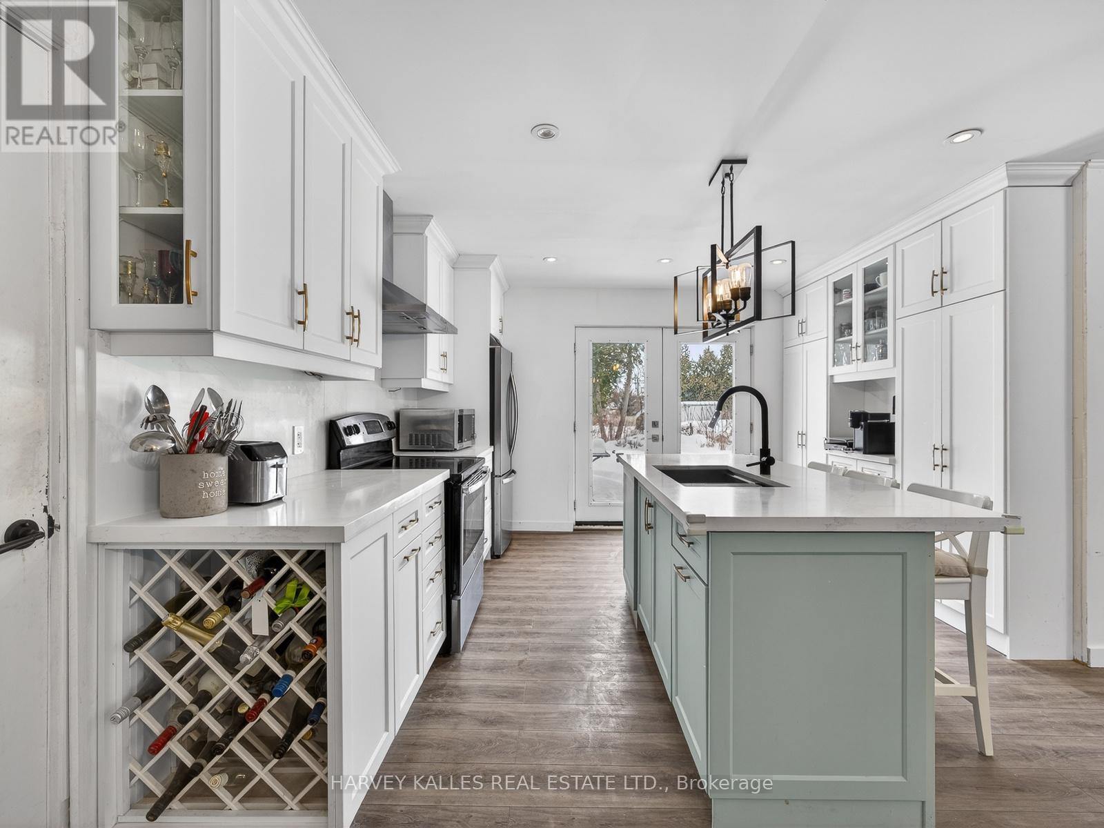 22 Second Street, Georgina, Ontario  L0E 1E0 - Photo 4 - N12784894