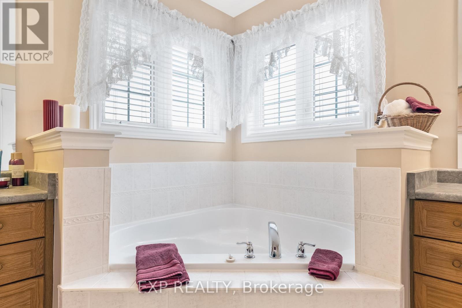 106 Succession Crescent, Barrie (Innis-Shore), Ontario  L4M 7G6 - Photo 27 - S12784858