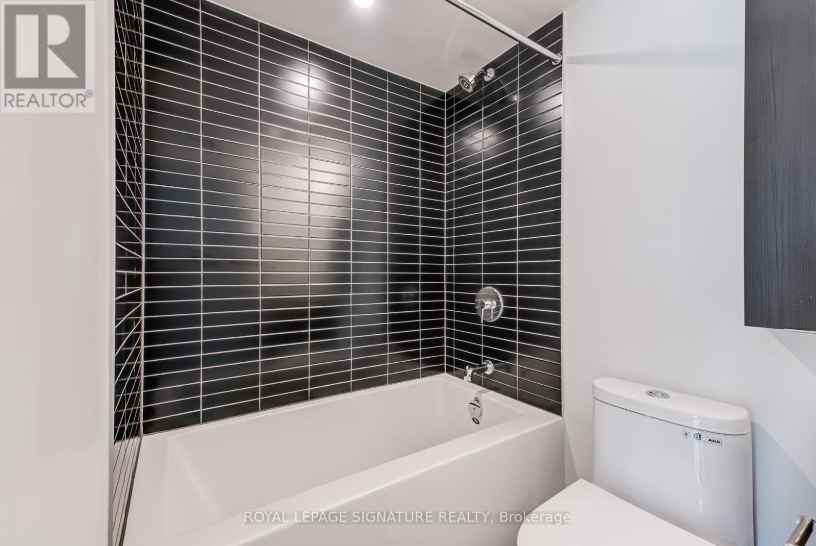 88 Agnes Street, Mississauga, Ontario  L5B 1J7 - Photo 12 - W12784810