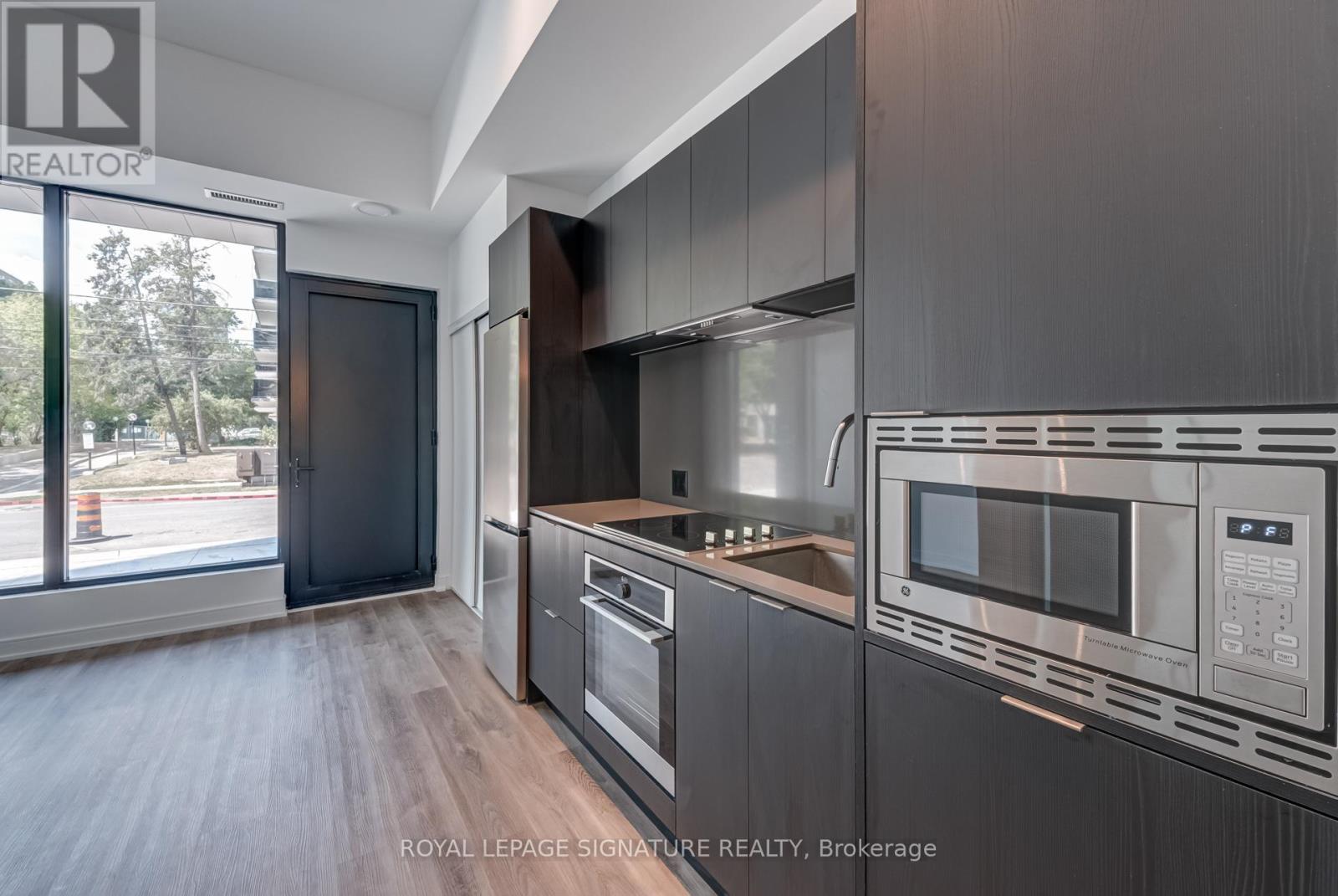 88 Agnes Street, Mississauga, Ontario  L5B 1J7 - Photo 7 - W12784810