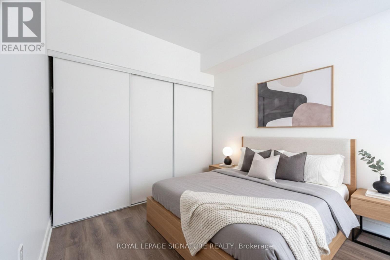 88 Agnes Street, Mississauga, Ontario  L5B 1J7 - Photo 8 - W12784810