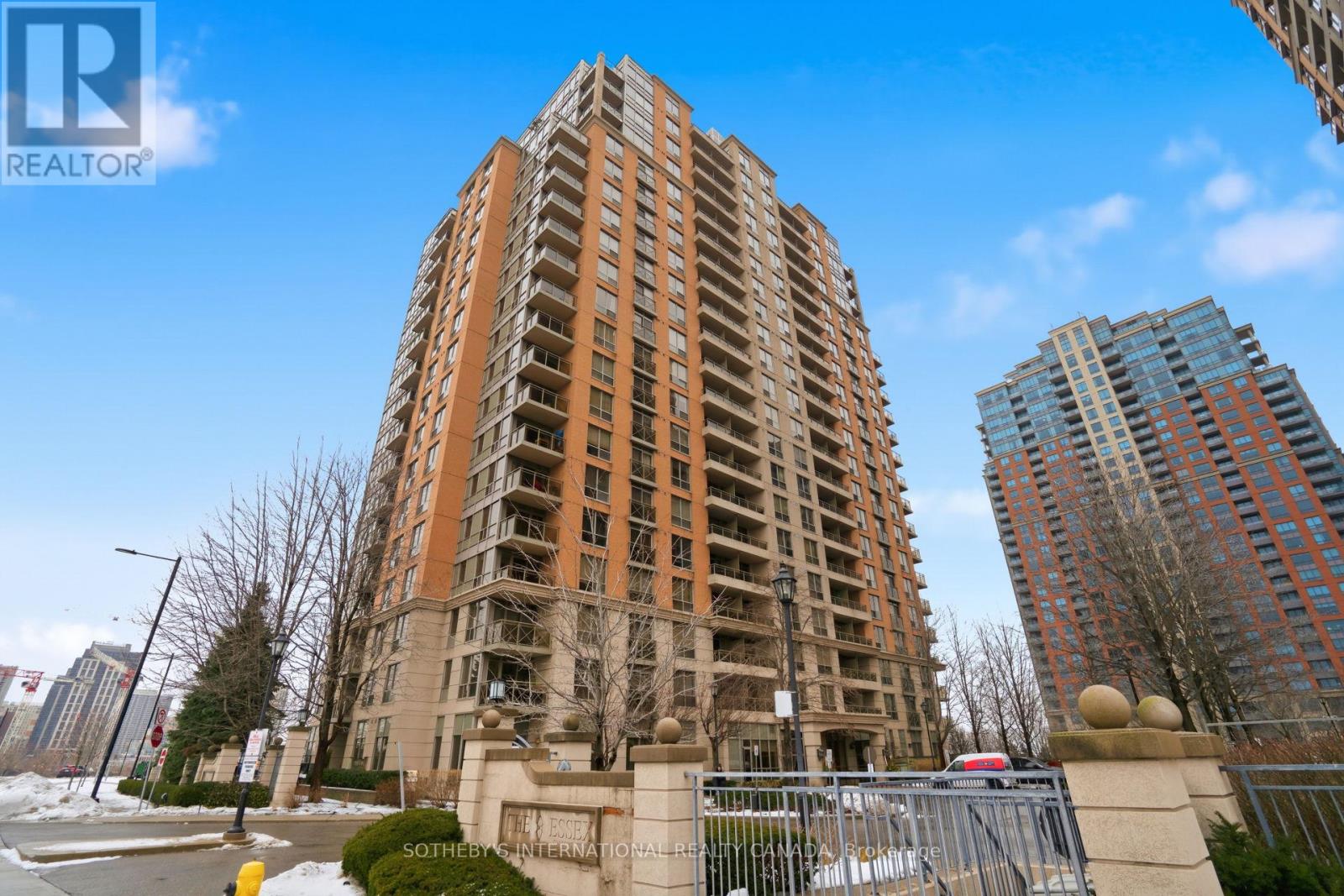 707 - 5229 Dundas Street W, Toronto, Ontario  M9B 6L9 - Photo 2 - W12784812