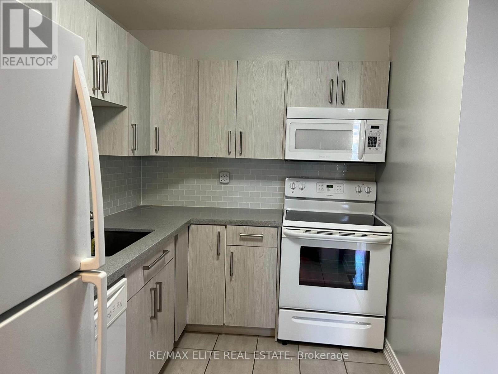 1803 - 4205 Shipp Drive, Mississauga, Ontario  L4Z 2Y9 - Photo 3 - W12784818