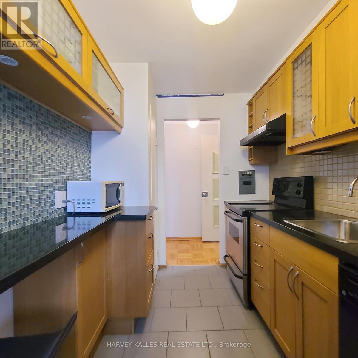 7 - 65 Old Mill Road, Toronto, Ontario  M8X 1G9 - Photo 6 - W12784842