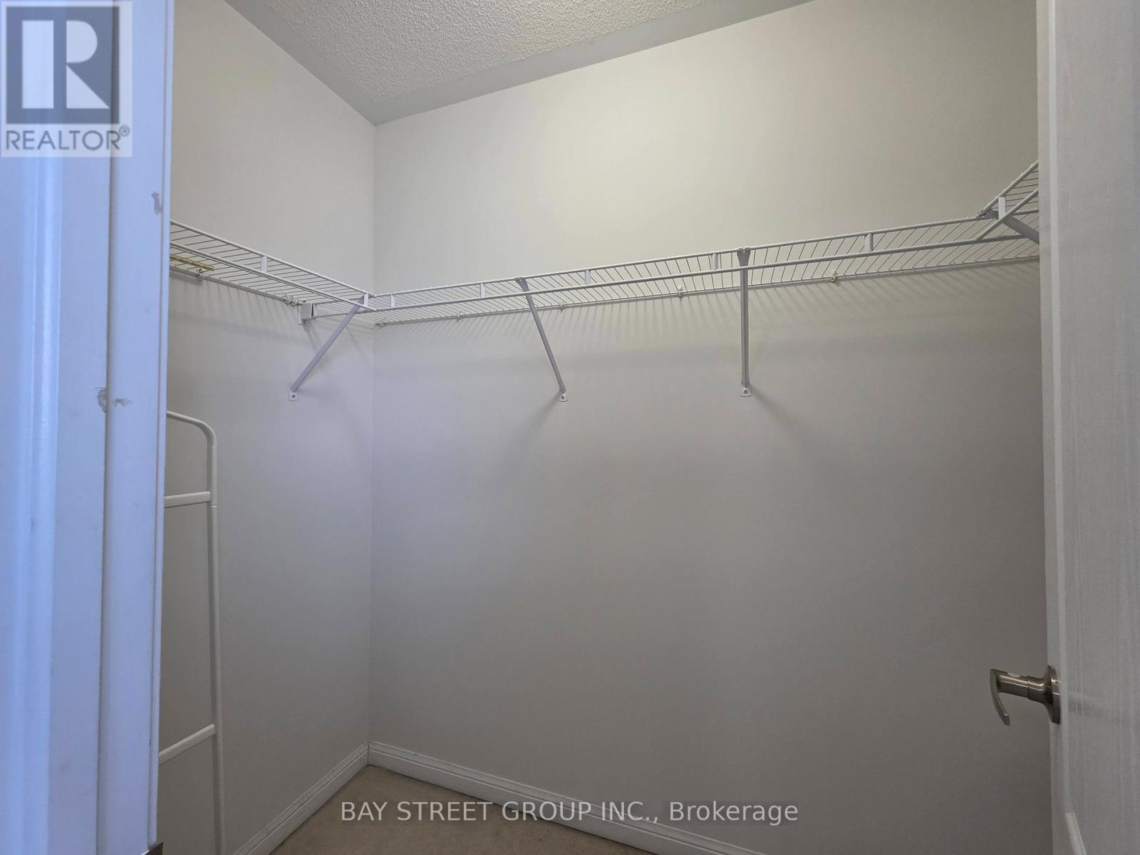 2266 Baronwood Drive, Oakville, Ontario  L6M 0G6 - Photo 14 - W12784900