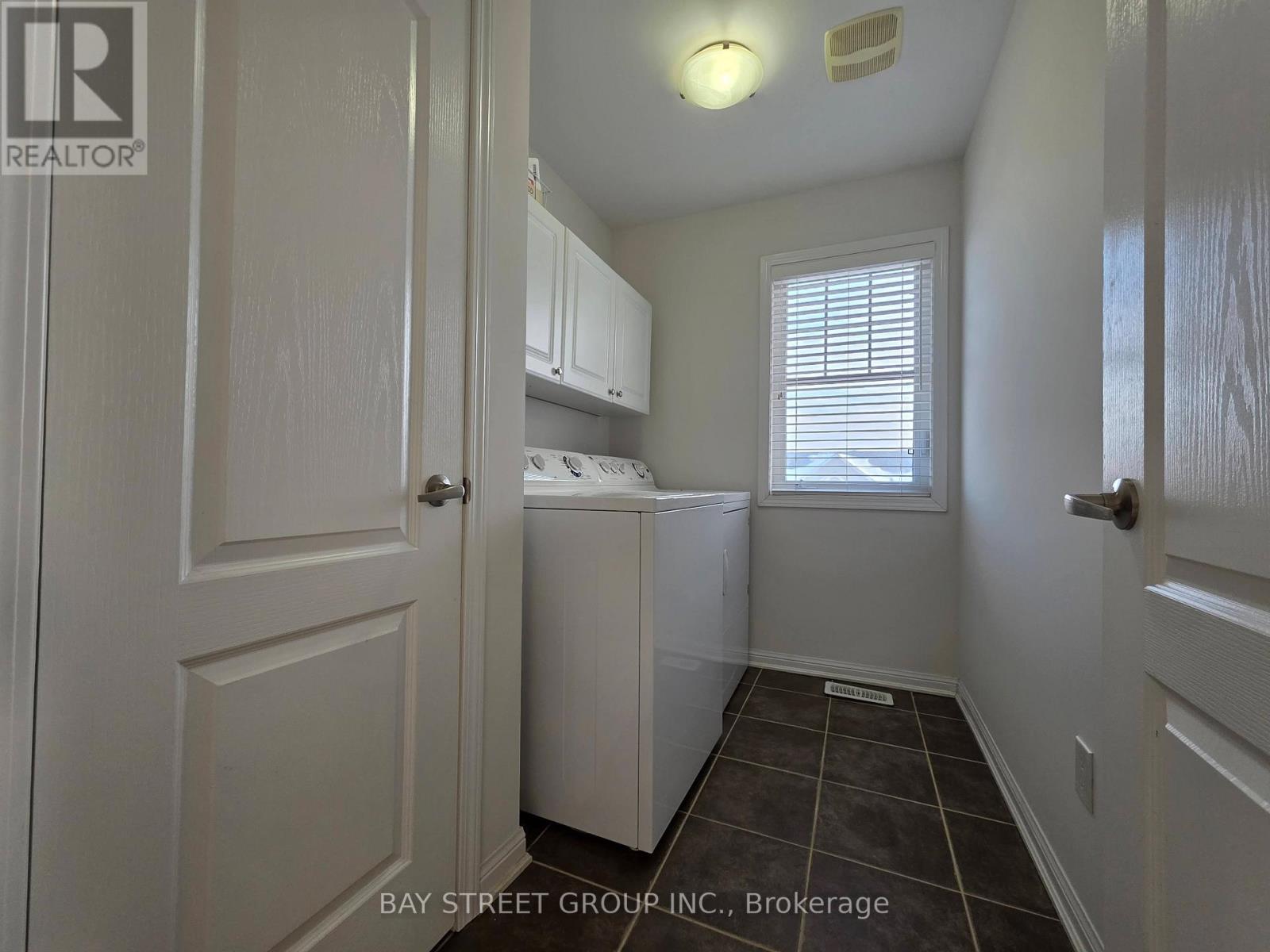 2266 Baronwood Drive, Oakville, Ontario  L6M 0G6 - Photo 18 - W12784900