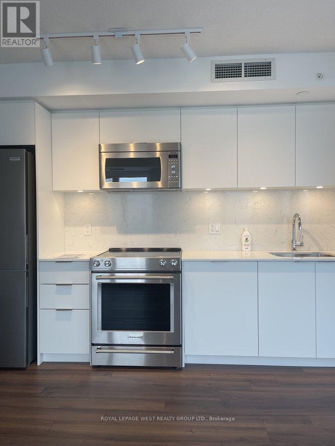 1508 - 30 Samuel Wood Way, Toronto, Ontario  M9B 0C9 - Photo 3 - W12784906