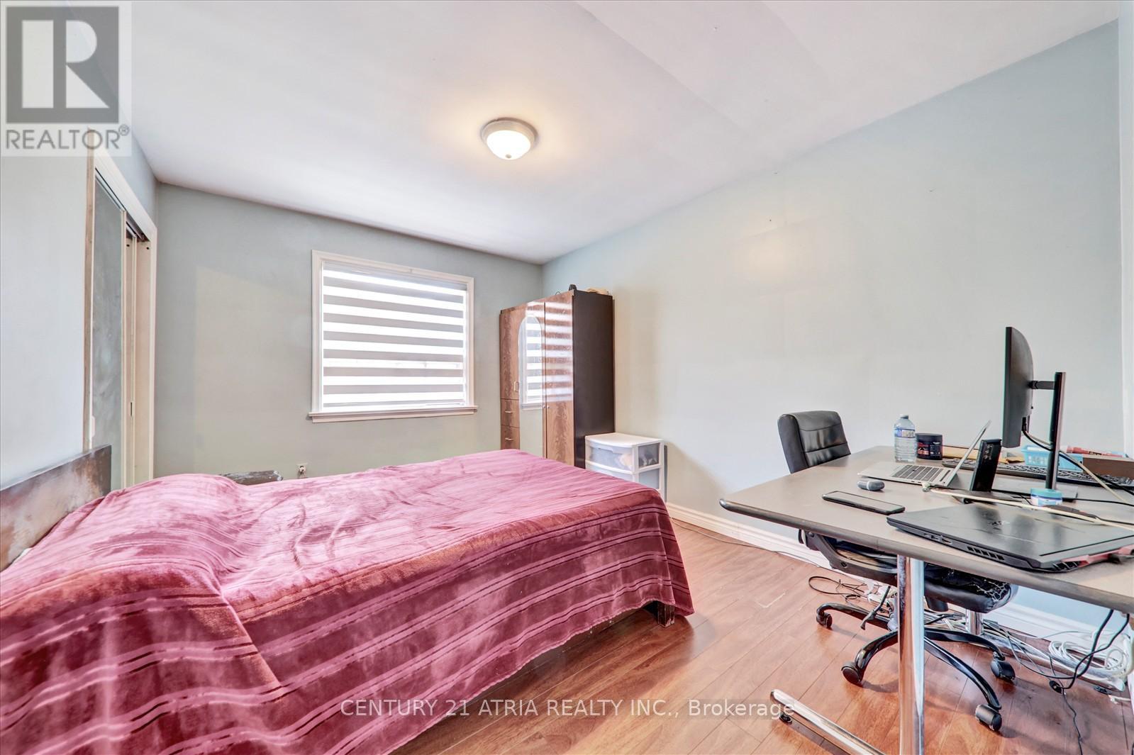 18 De Marco Boulevard, Toronto, Ontario  M6L 2W1 - Photo 14 - W12784932