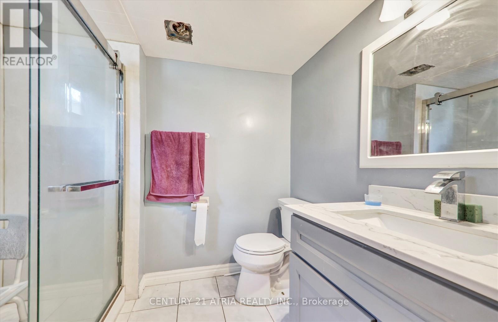 18 De Marco Boulevard, Toronto, Ontario  M6L 2W1 - Photo 15 - W12784934