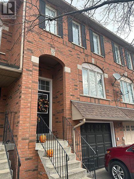 110 - 2 Clay Brick Court, Brampton, Ontario  L6V 4M7 - Photo 2 - W12784938