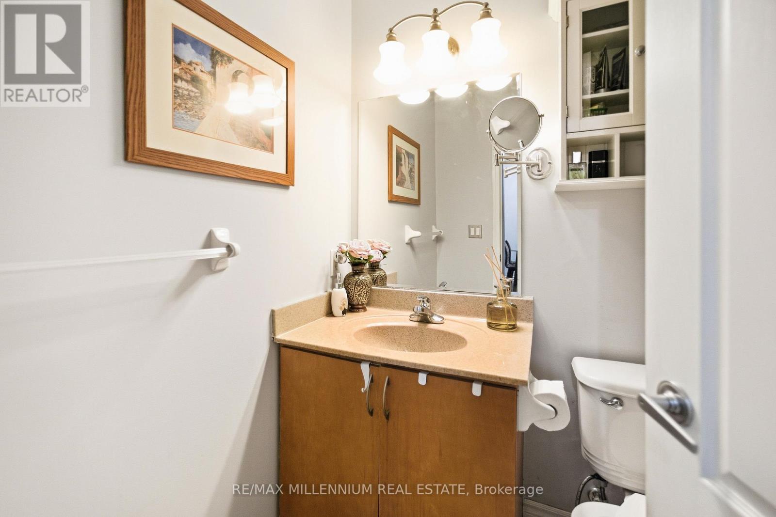 105 - 330 Princess Royal Drive, Mississauga, Ontario  L5B 4M8 - Photo 14 - W12783822