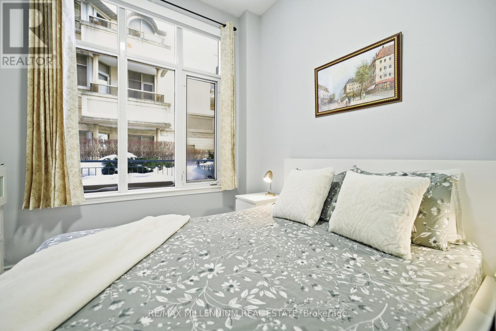 105 - 330 Princess Royal Drive, Mississauga, Ontario  L5B 4M8 - Photo 10 - W12783822