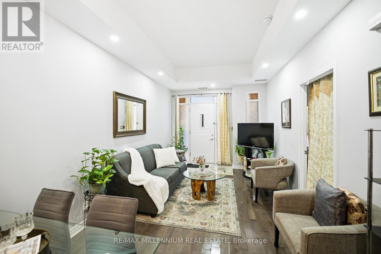 105 - 330 Princess Royal Drive, Mississauga, Ontario  L5B 4M8 - Photo 6 - W12783822