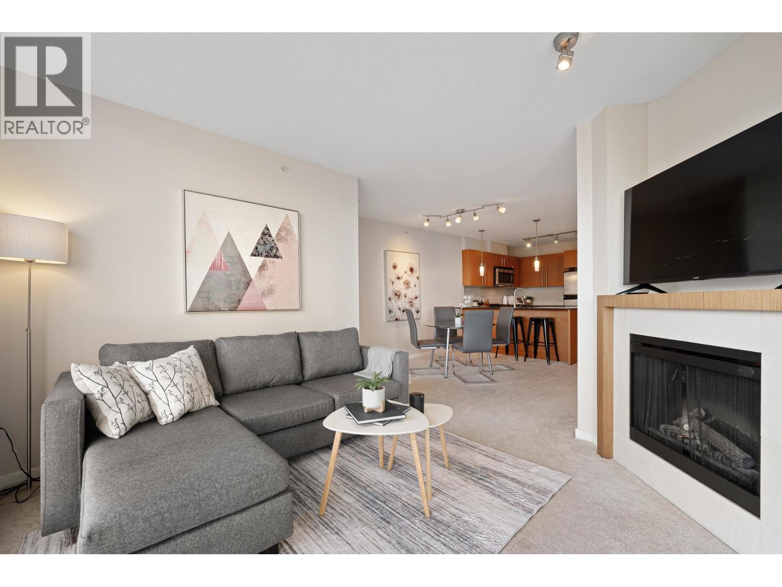 904 4888 Brentwood Drive, Burnaby, British Columbia  V5C 0C6 - Photo 2 - R3089394