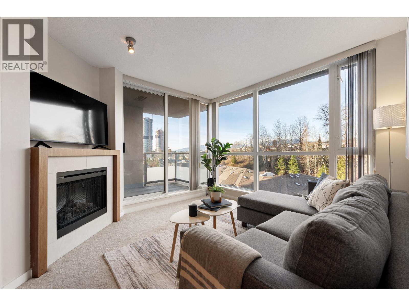 904 4888 BRENTWOOD DRIVE, Burnaby, British Columbia