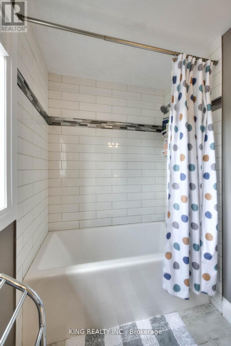 Unit #a - 682 Pinerow Crescent, Waterloo, Ontario  N2T 2K3 - Photo 15 - X12784766