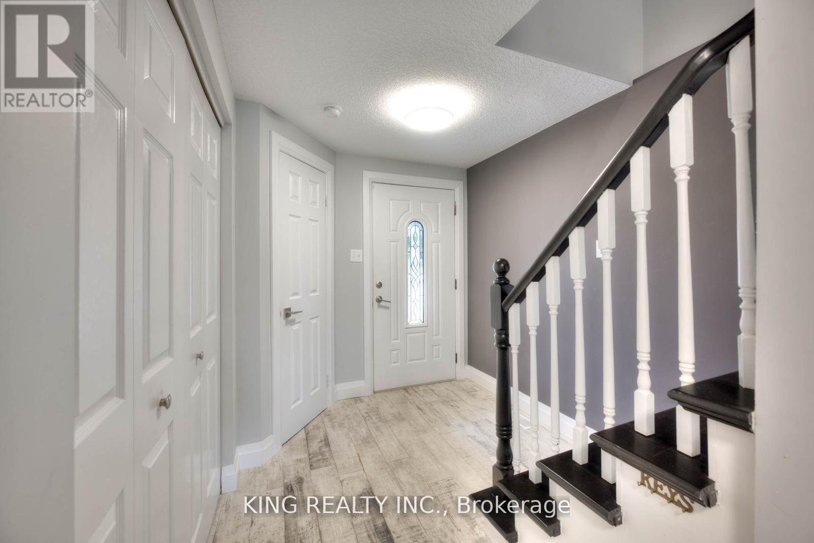 Unit #a - 682 Pinerow Crescent, Waterloo, Ontario  N2T 2K3 - Photo 2 - X12784766