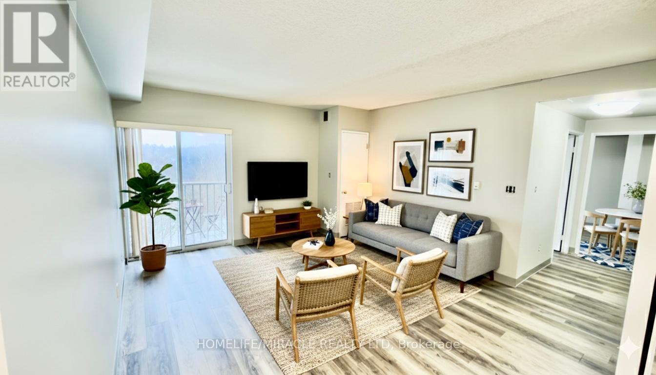 804 - 274 Erb Street W, Waterloo, Ontario  N2L 1W2 - Photo 2 - X12784792