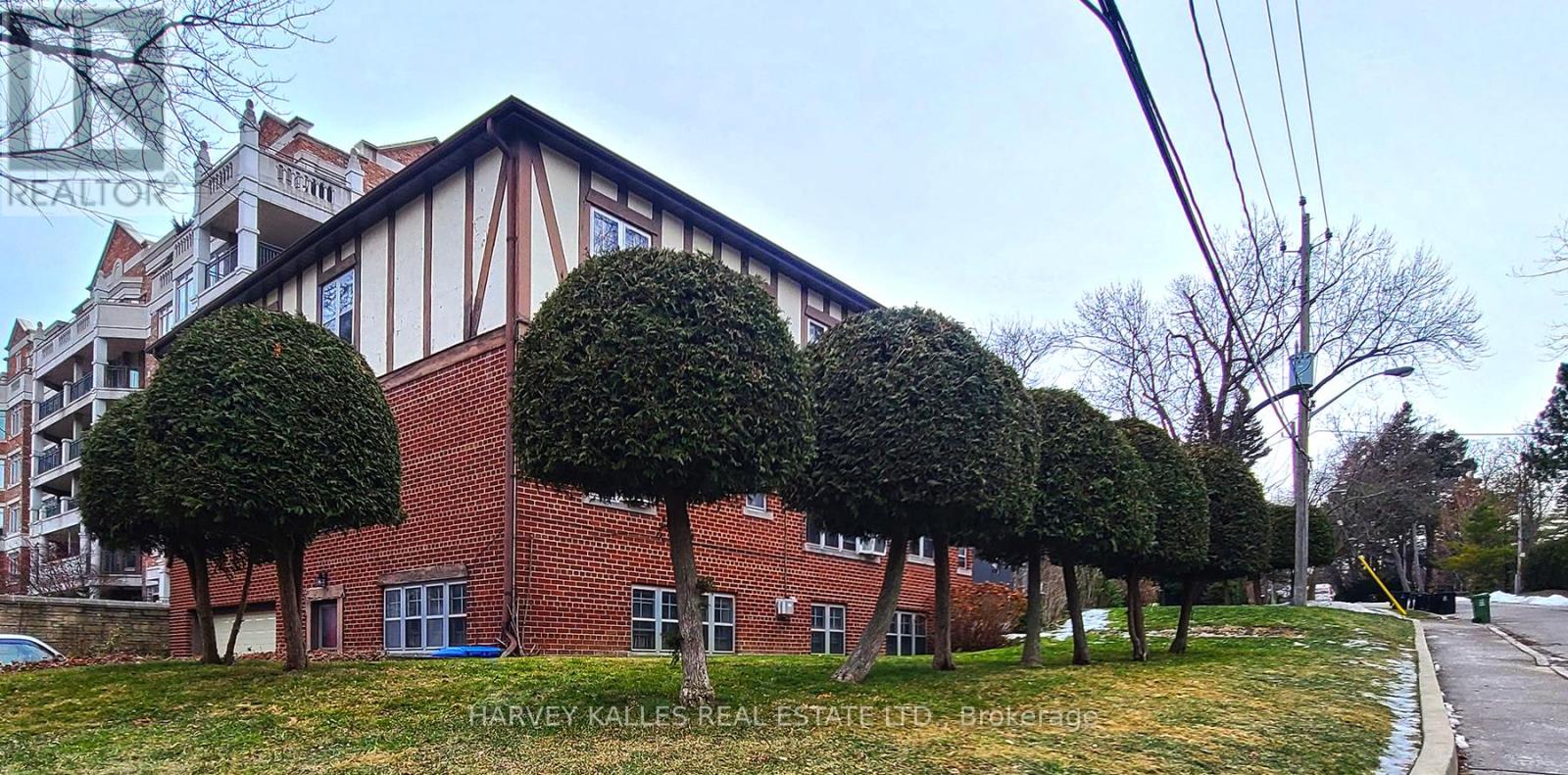 8 - 65 Old Mill Road, Toronto, Ontario  M8X 1G9 - Photo 2 - W12784850