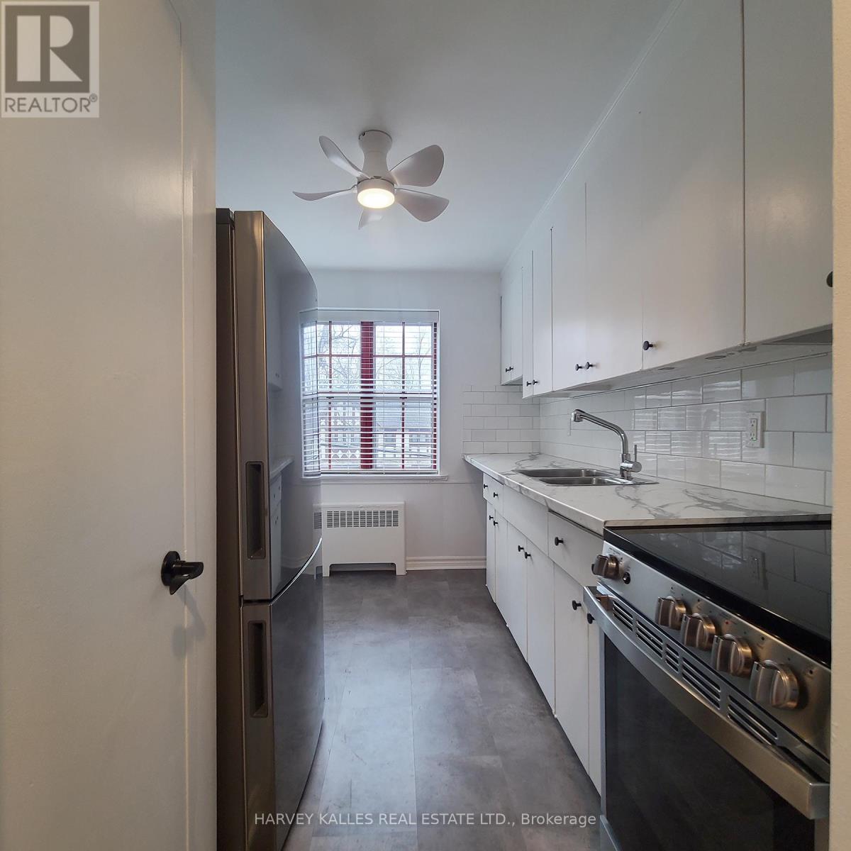 8 - 65 Old Mill Road, Toronto, Ontario  M8X 1G9 - Photo 4 - W12784850