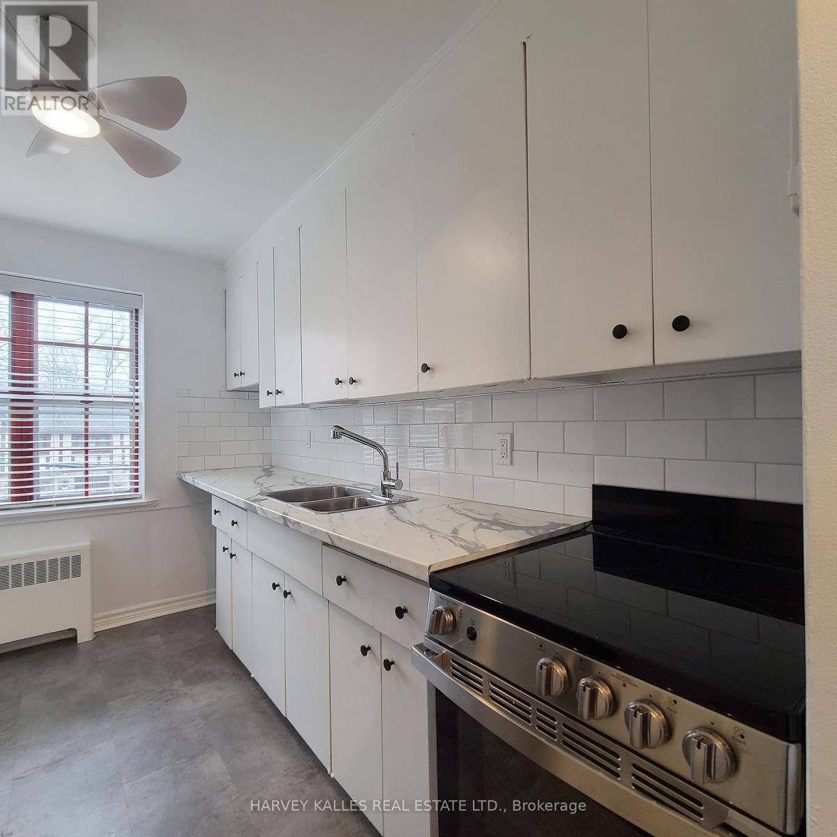 8 - 65 Old Mill Road, Toronto, Ontario  M8X 1G9 - Photo 7 - W12784850