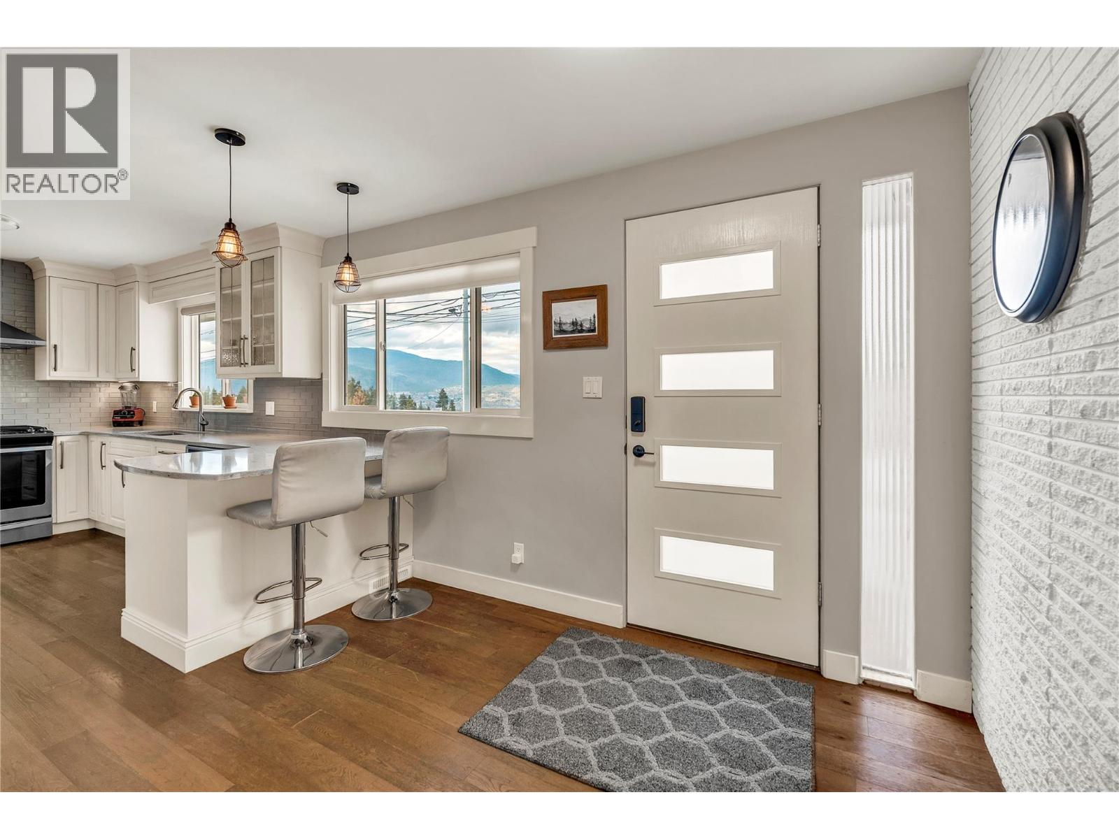 1554 Ridgedale Avenue, Penticton, British Columbia  V2A 2S4 - Photo 6 - 10375617