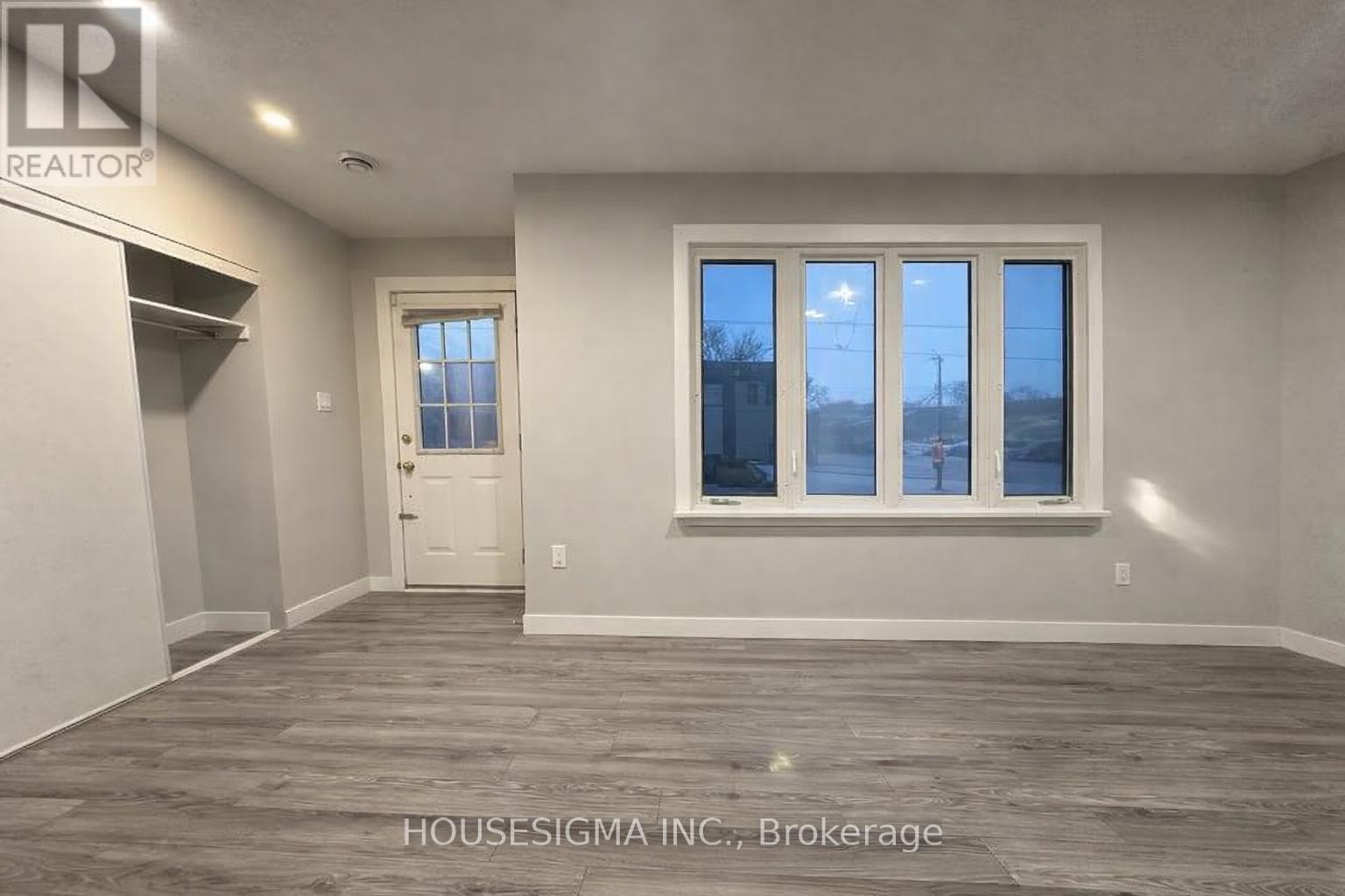 1227 Trafalgar Street S, London East, Ontario  N5Z 1H6 - Photo 3 - X12784986