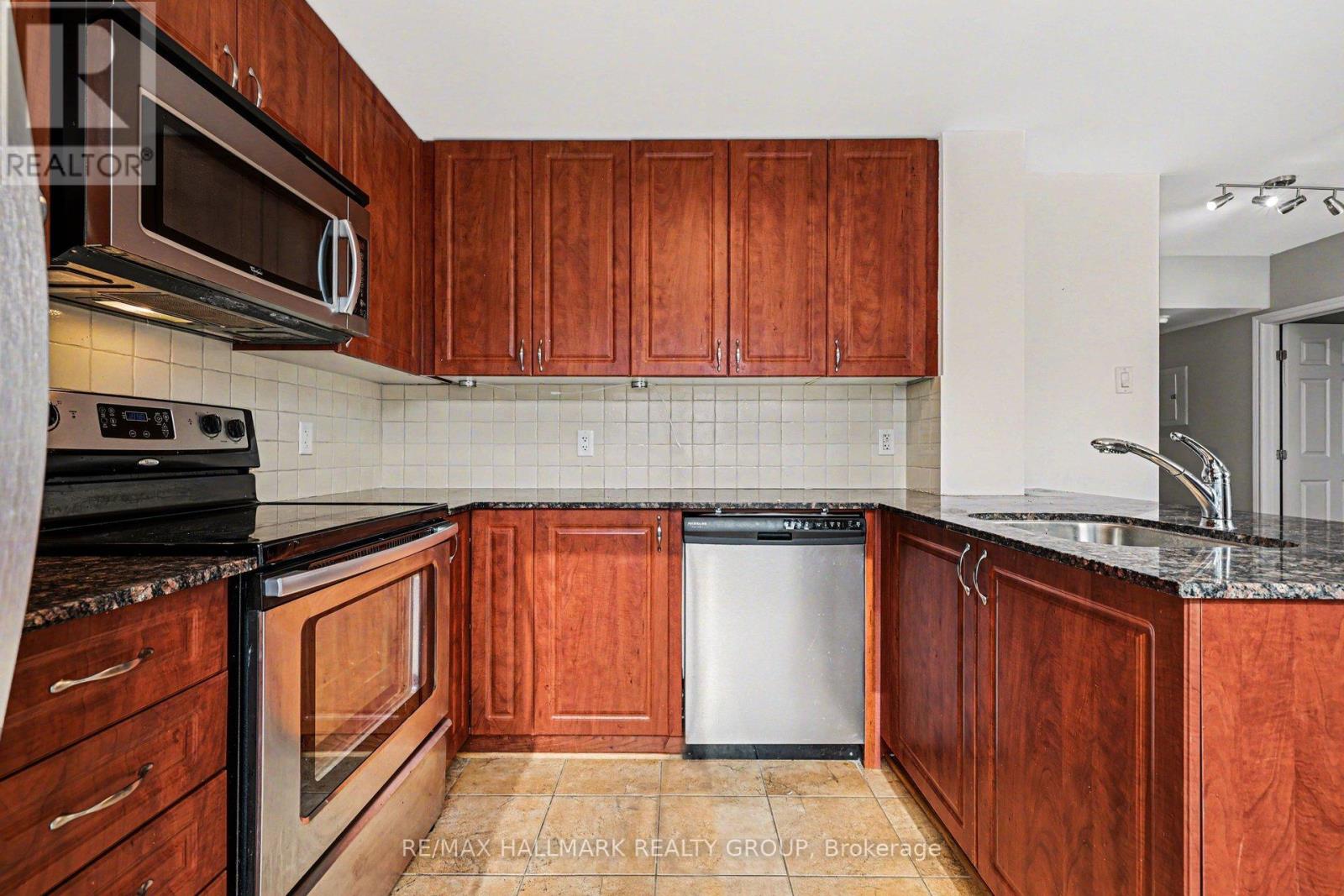 510 - 250 Lett Street, Ottawa, Ontario  K1R 0A8 - Photo 12 - X12784936