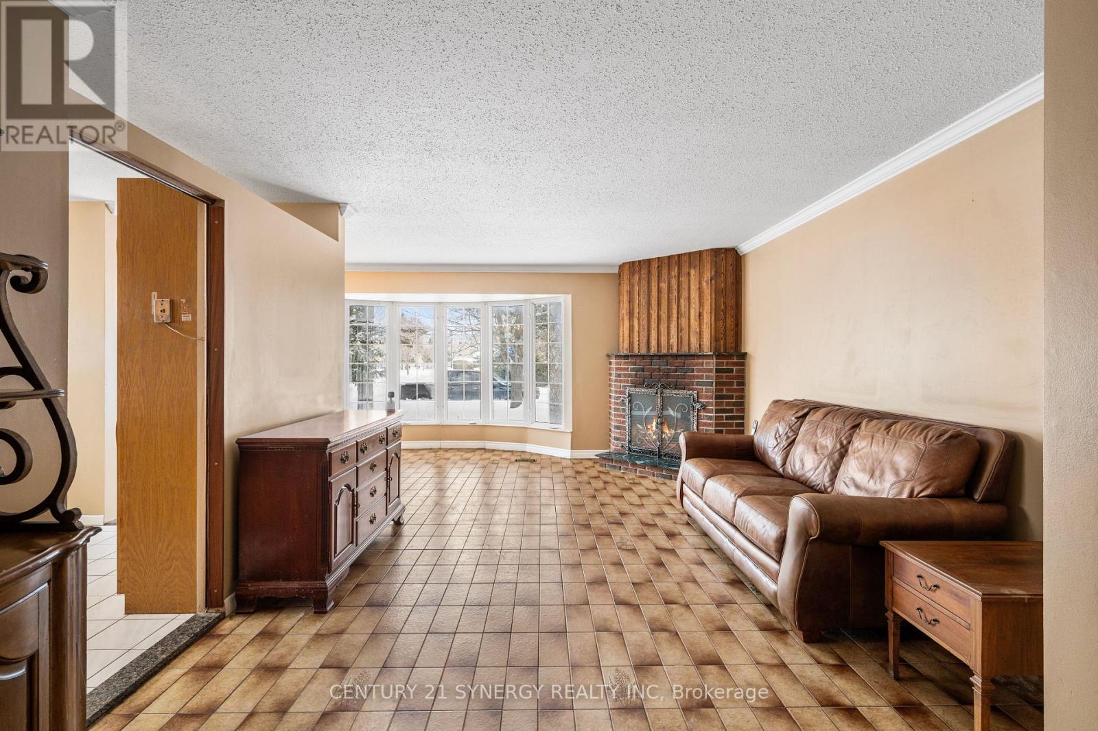 2414 Joliffe Street, Ottawa, Ontario  K1G 1G9 - Photo 6 - X12784970