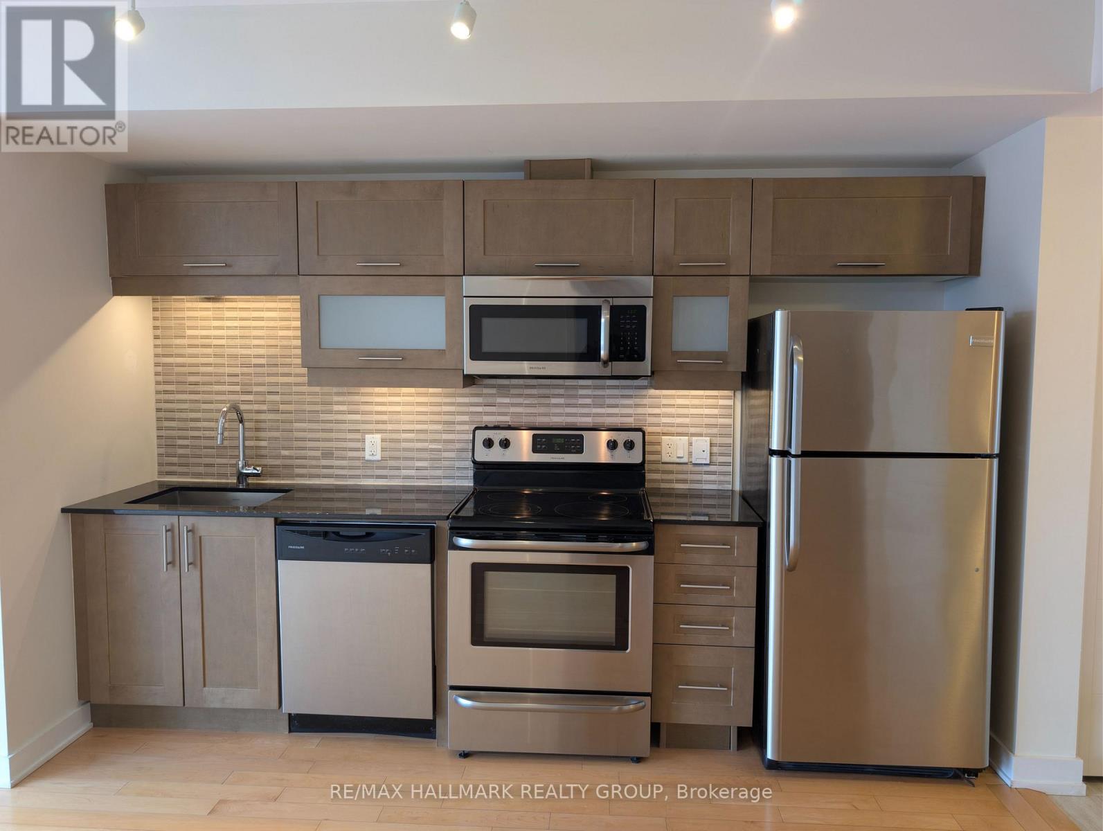 408 - 179 Metcalfe Street, Ottawa, Ontario  K2P 1P7 - Photo 9 - X12785032