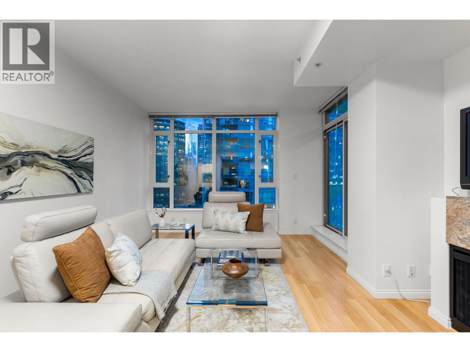 807 1211 Melville Street, Vancouver, British Columbia  V6E 0A7 - Photo 3 - R3089487