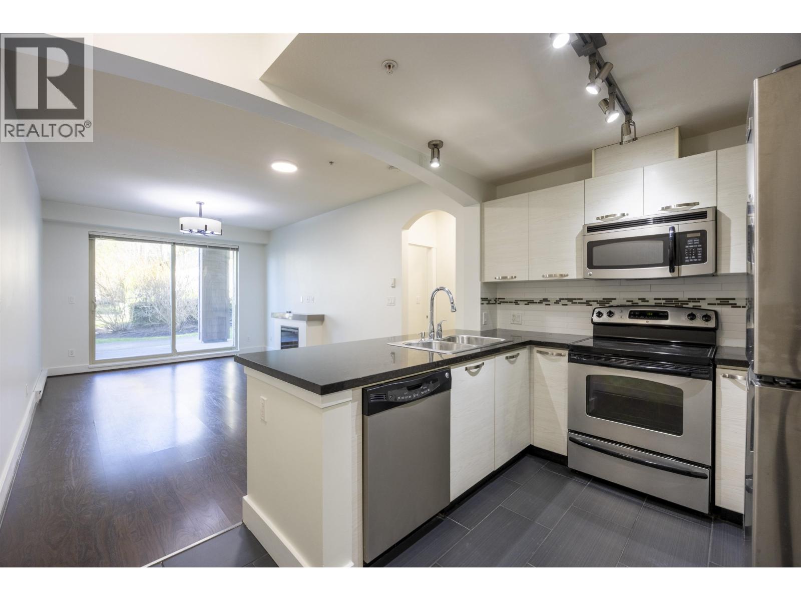 311 7428 Byrnepark Walk, Burnaby, British Columbia  V3N 0B4 - Photo 6 - R3089489