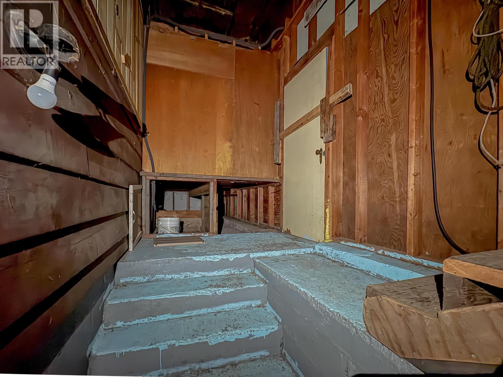 3763 Dodge Road, 100 Mile House, British Columbia  V0K 1T1 - Photo 35 - R3089370