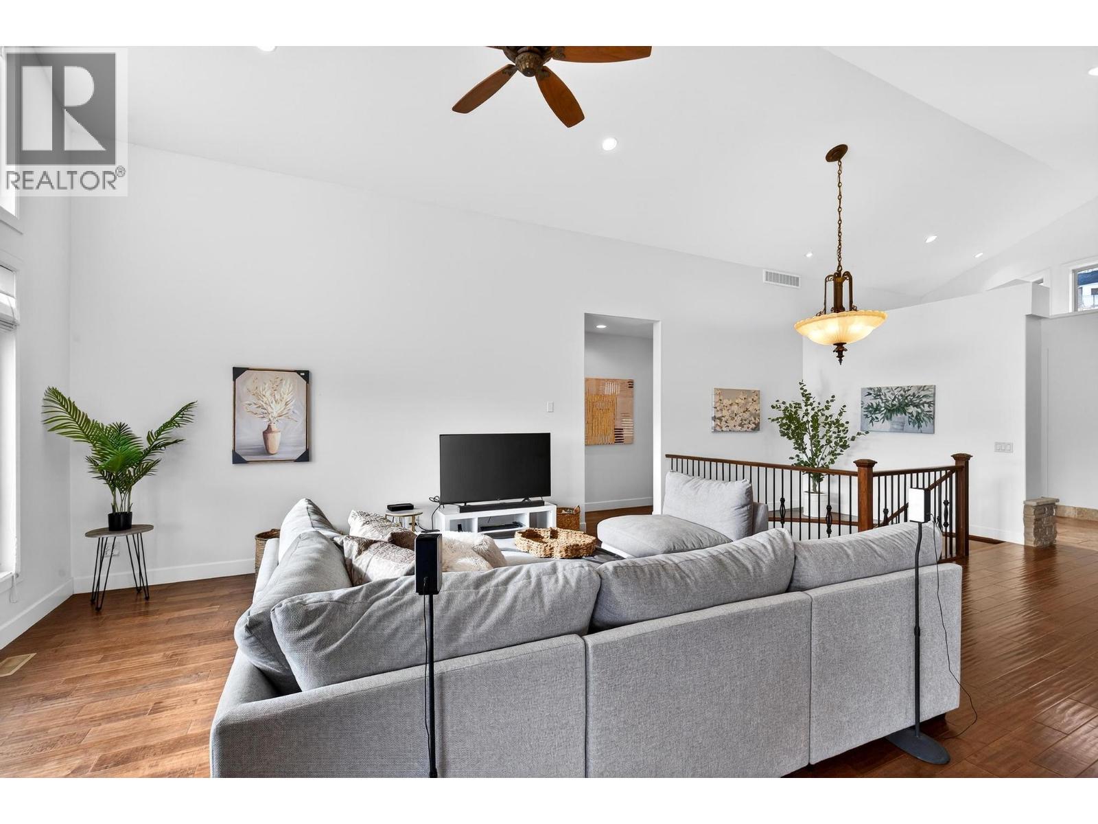 748 Traditions Crescent, Kelowna, British Columbia  V1V 2Y2 - Photo 7 - 10375732