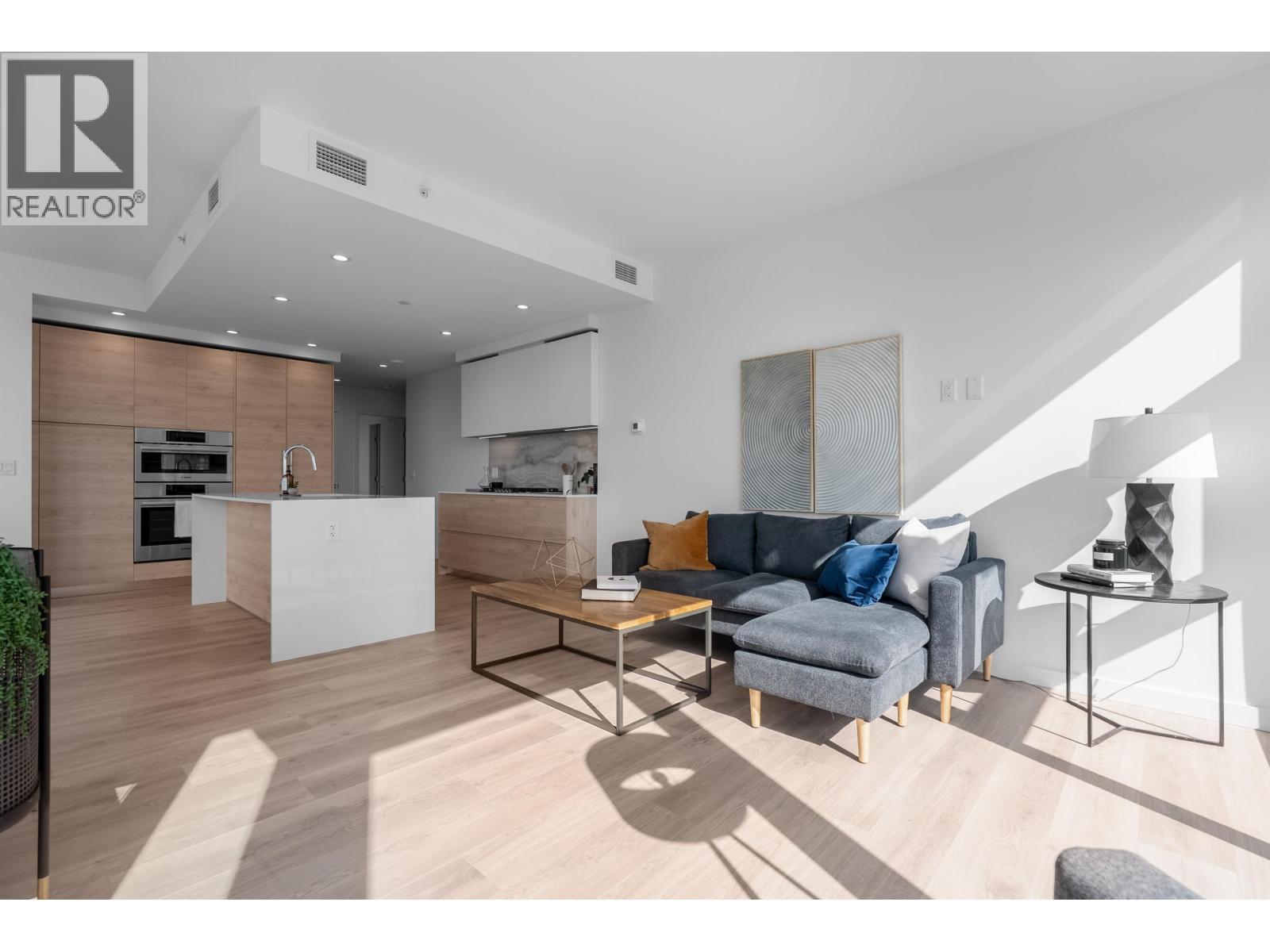 2904 660 Quayside Drive, New Westminster, British Columbia  V3M 0P1 - Photo 3 - R3089357