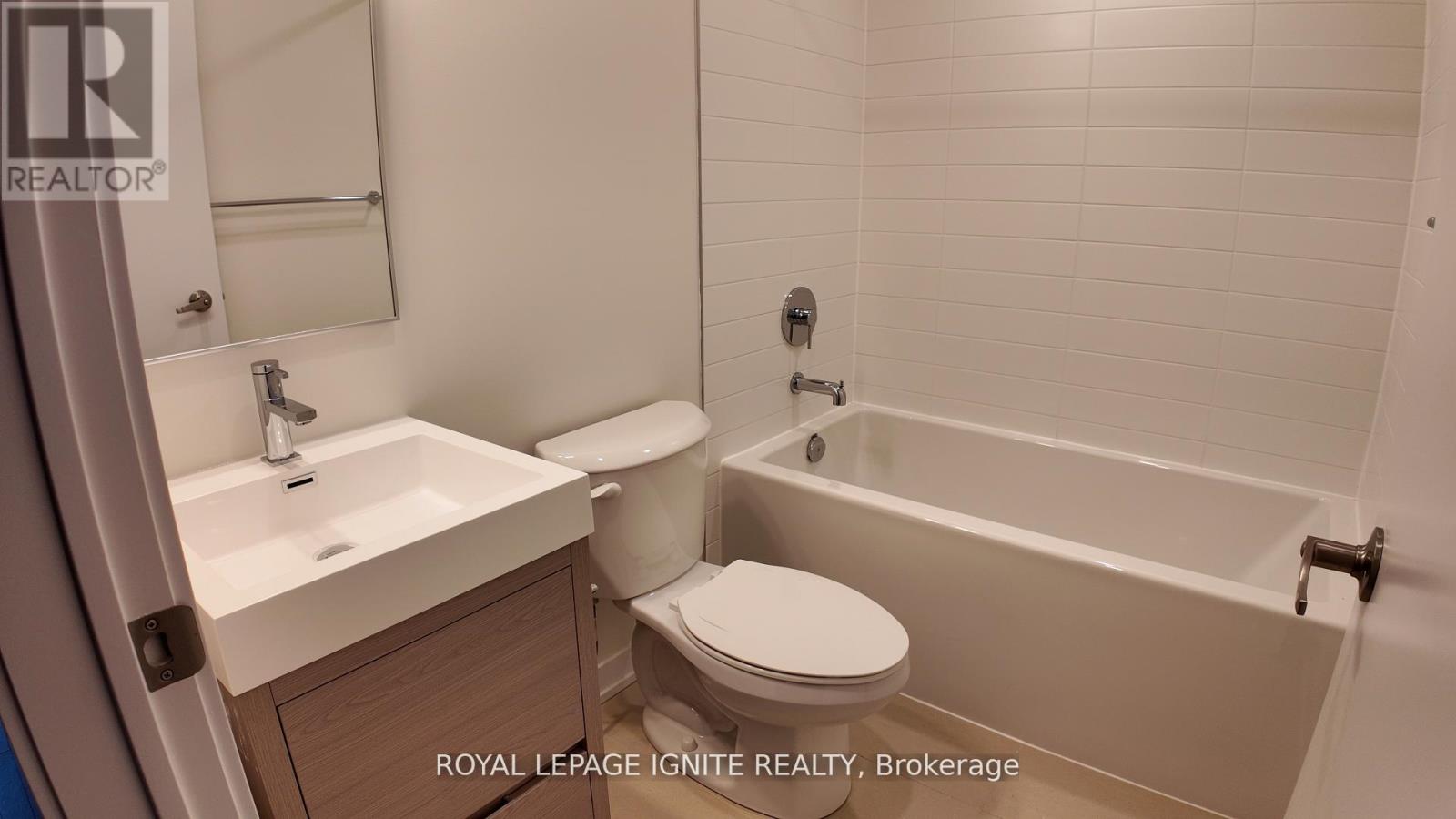 56 Green Gardens Boulevard, Toronto, Ontario  M6A 0E6 - Photo 17 - C12784978