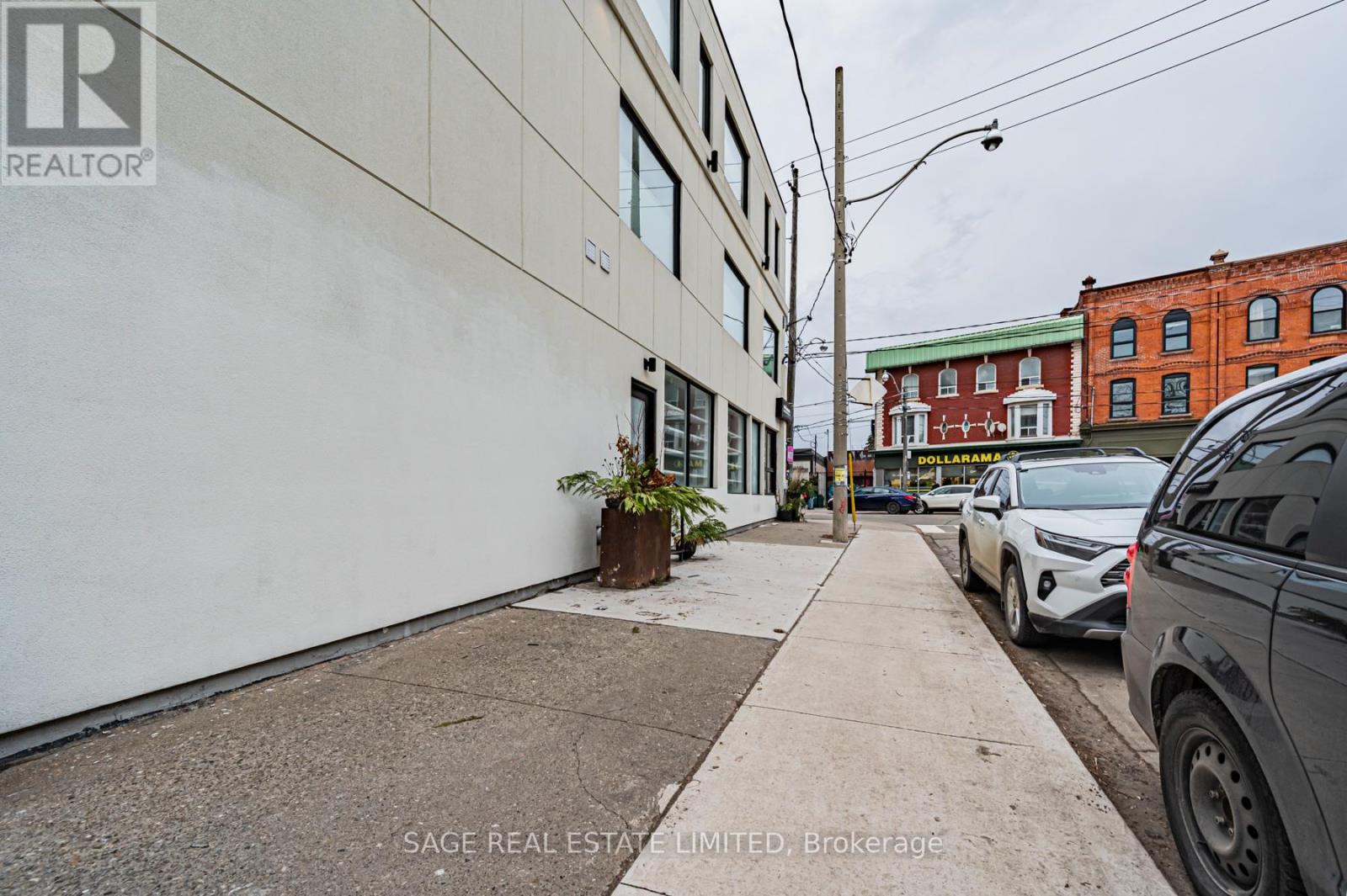Main - 1227 Dundas Street W, Toronto, Ontario  M6J 0E8 - Photo 12 - C12784998