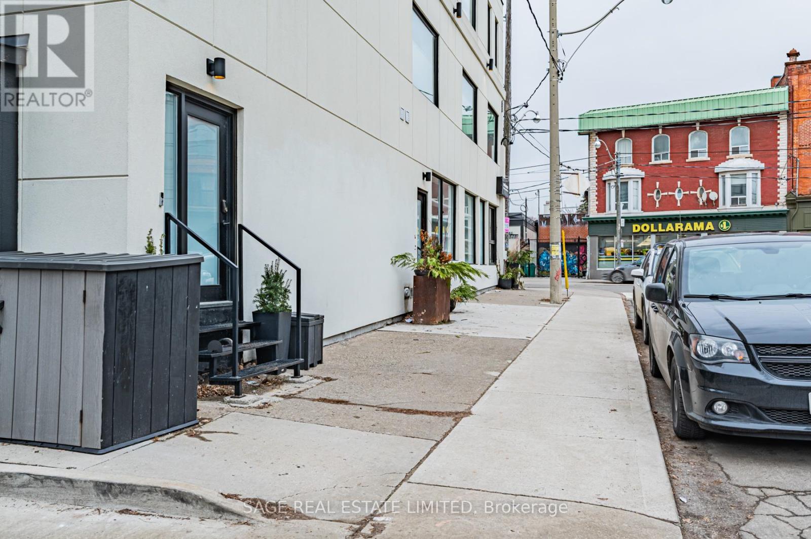 Main - 1227 Dundas Street W, Toronto, Ontario  M6J 0E8 - Photo 14 - C12784998