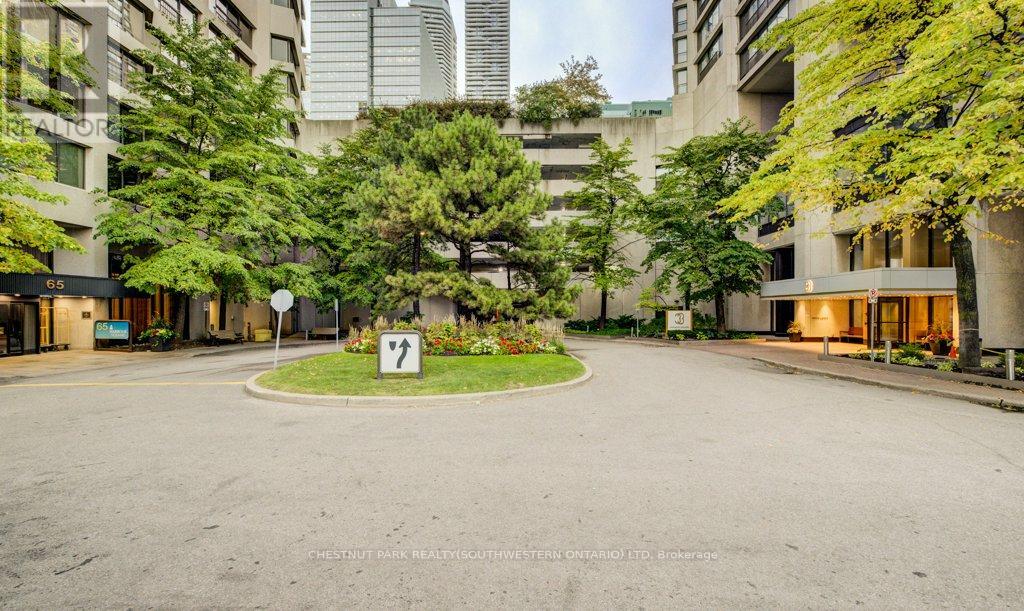 1416 - 33 Harbour Square, Toronto, Ontario  M5J 2G2 - Photo 3 - C12785000