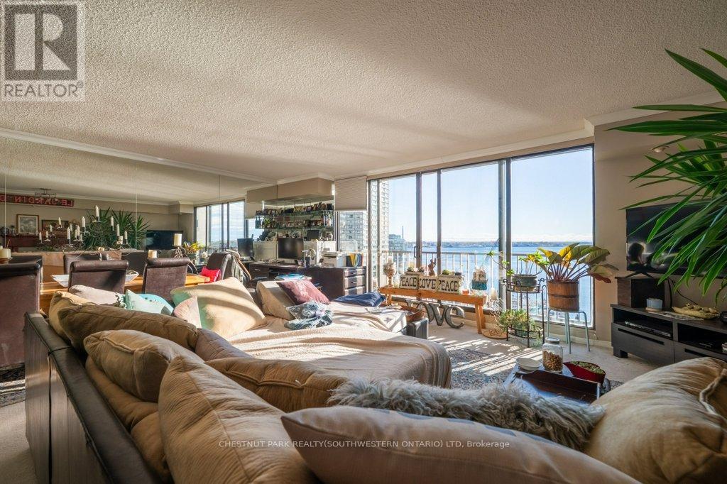 1416 - 33 Harbour Square, Toronto, Ontario  M5J 2G2 - Photo 8 - C12785000