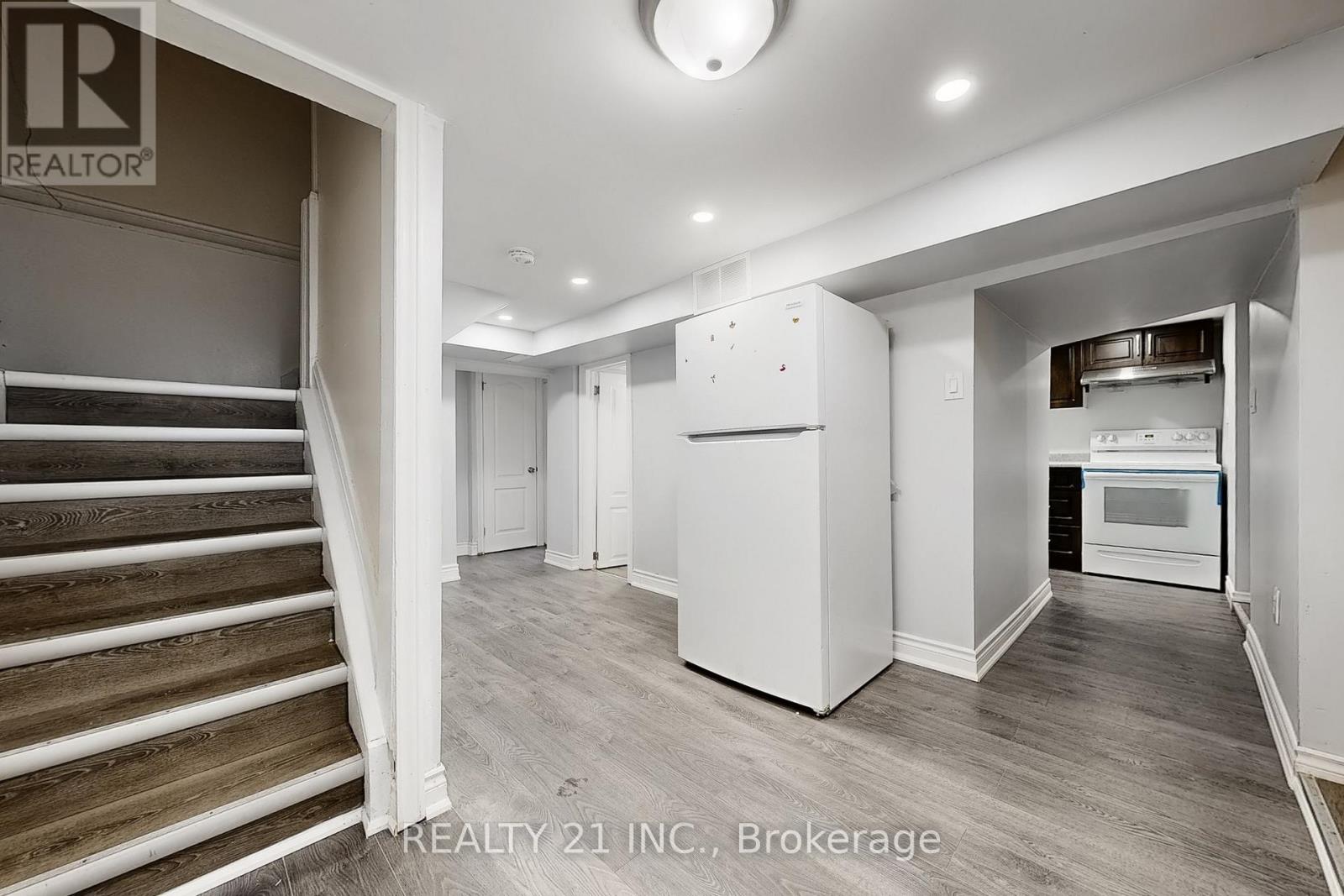 125 S Woodrow Boulevard, Toronto, Ontario  M1N 3L8 - Photo 20 - E12784974